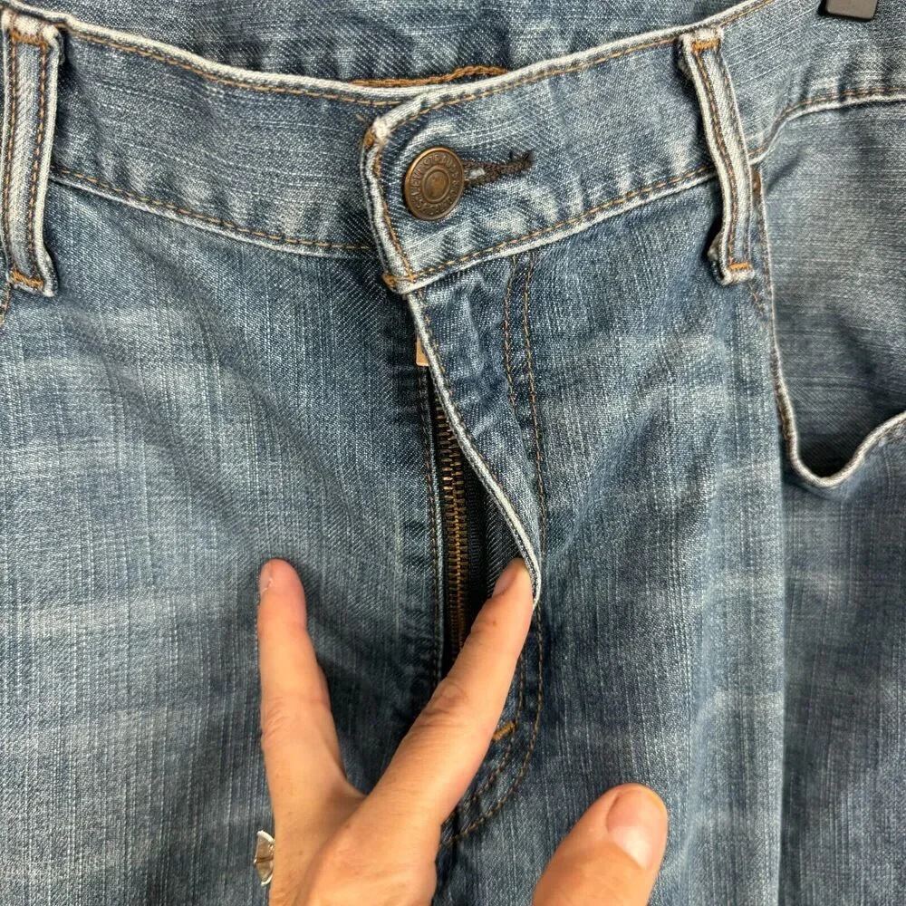 Levis levi men